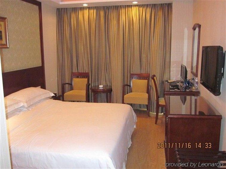 Vienna Hotel In Pinghu Square Shenzhen Room photo